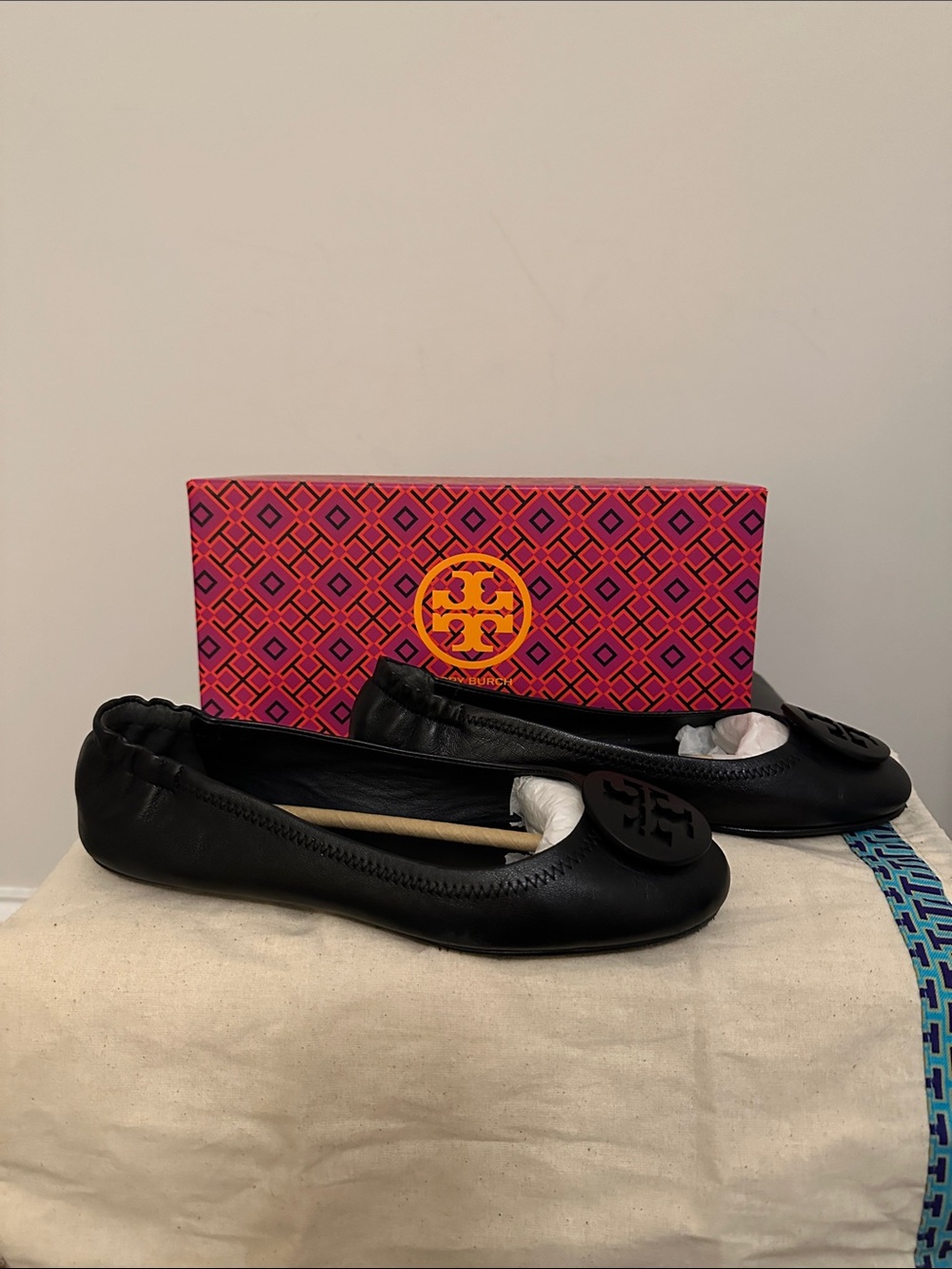 Tory Burch Black Leather Round-Toe Ballet Flats with Logo